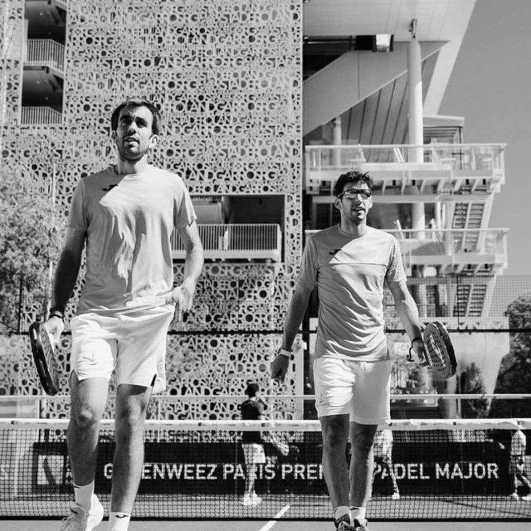 Pincho y Diestro se separan. Pincho y Diestro se separan.