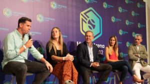 Paquito Navarro y Alejandra Salazar en el acto de presentación.