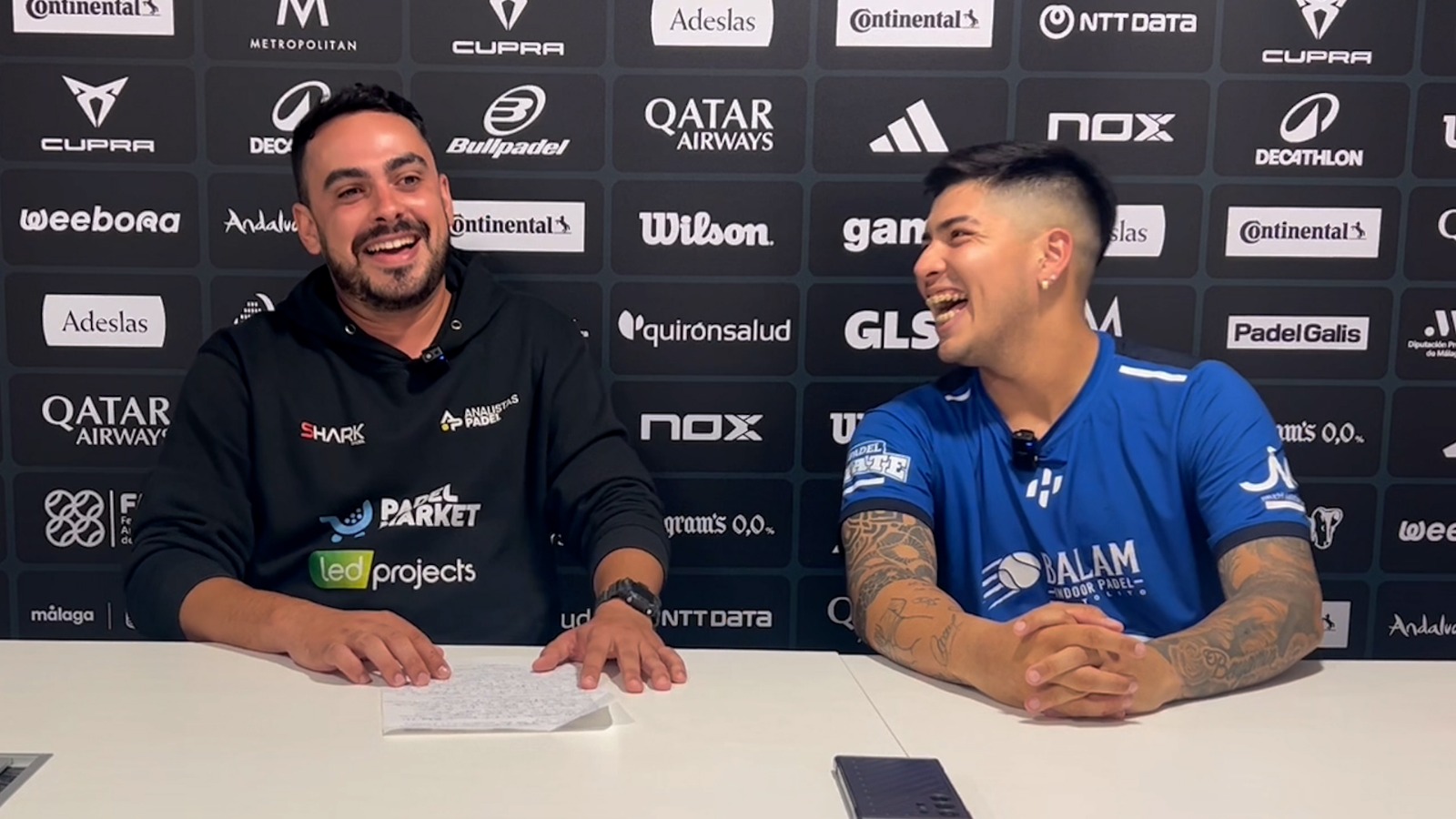 LOLO PEINADO Y TOLITO AGUIRRE ECHANDO UNAS RISAS