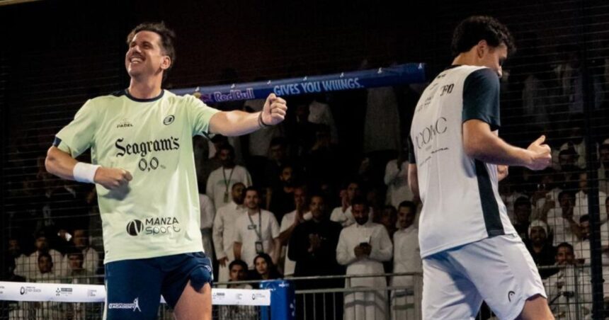 Los Pacos celebrando