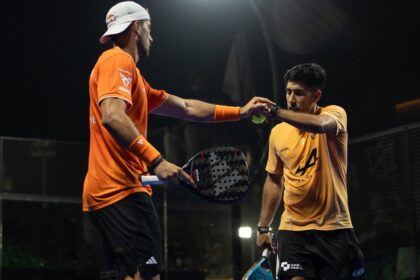 Chingalan en unlace del juego en el torneo de Newgiza