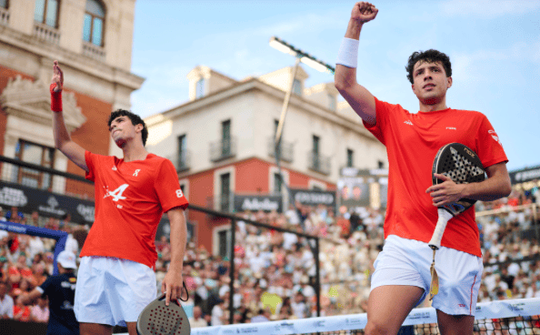 Coello y Tapia celebrando la final ganada del Valladolid P2