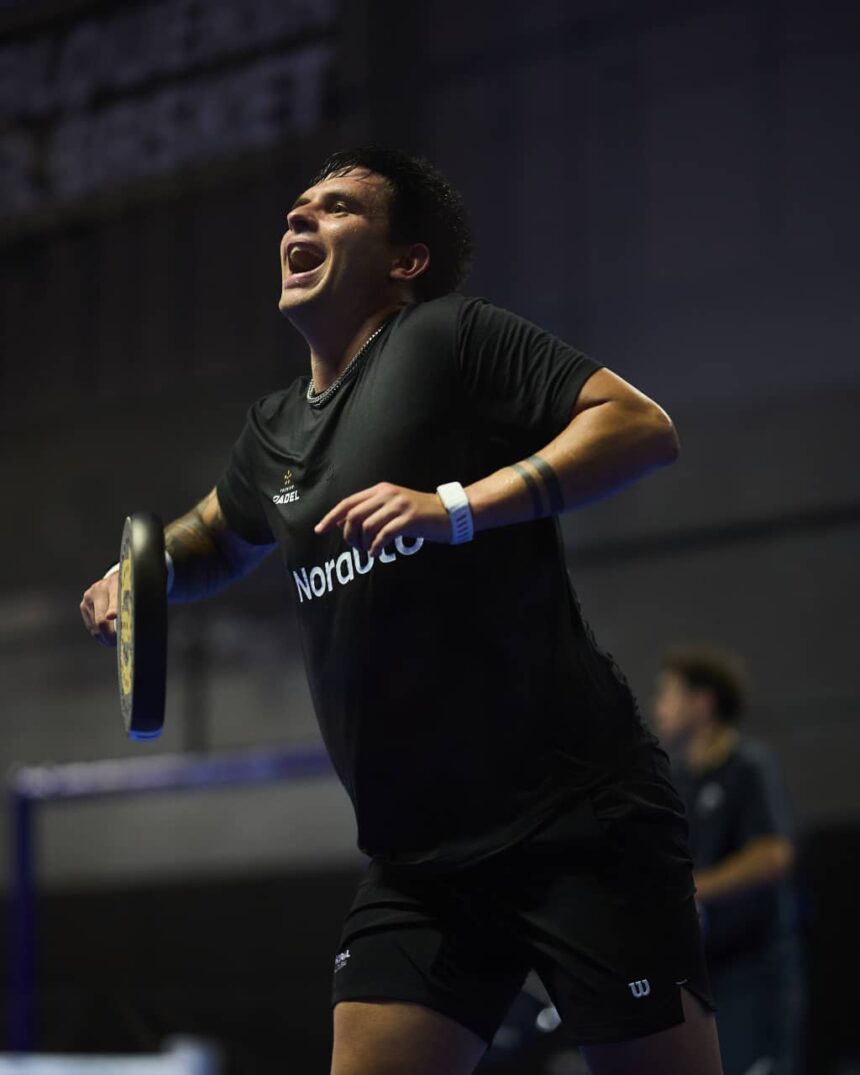 Javi Leal contento despues de conseguir un resultado positivo en el Valencia P1 / PremierPadel