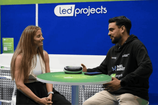 AnalistasPadel junto a Alejandra Salazar en una entrevista.