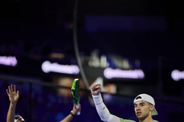 Lebron y Leo celebrando el pase a semis del Málaga P1 / PremierPadel