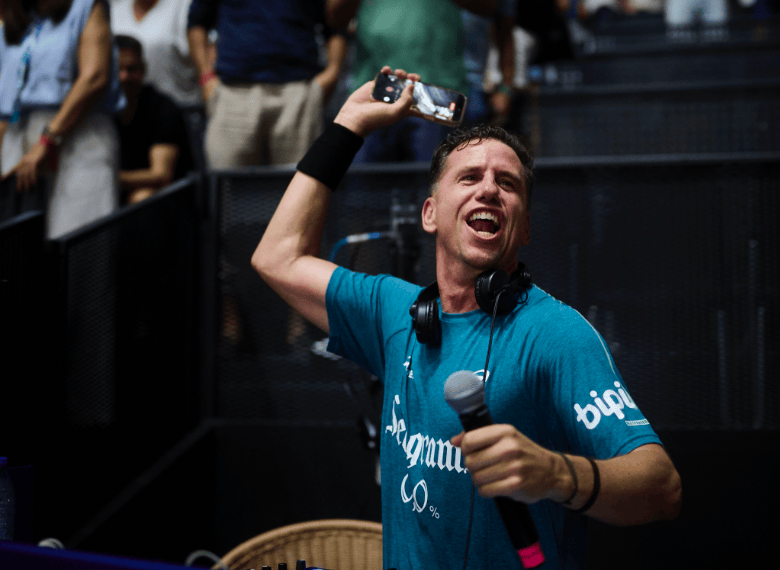 Paquito Navarro celebrando la victoria de cuartos en el Málaga P1