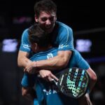 Paquito y Di Nenno celebrando euforicamente el pase a semis del Bordeaux P2