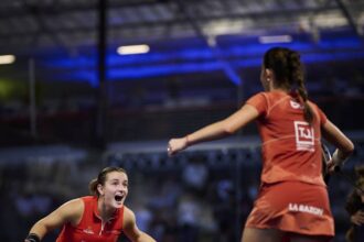 Claudia Fernández y Martina calvo tras pasar a la final del Londres P1.