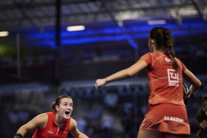 Claudia Fernández y Martina calvo tras pasar a la final del Londres P1.