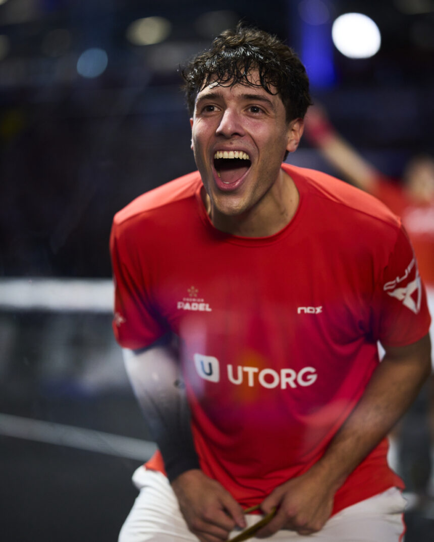 Agustín Tapia celebrando la victoria en la final del London P1.